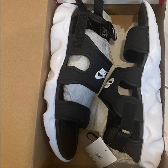 New in box - Nike Owaysis Sandal size 7 black - Picture 4 of 6